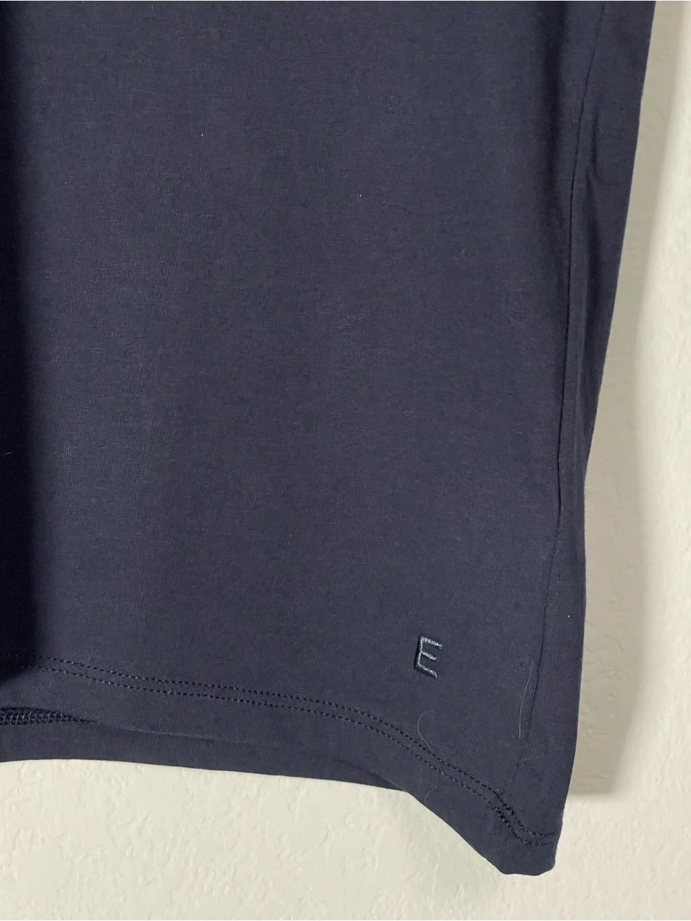 Everlane Men’s The Organic Cotton V-Neck Tee Size Large in Navy Blue - Picture 4 of 11